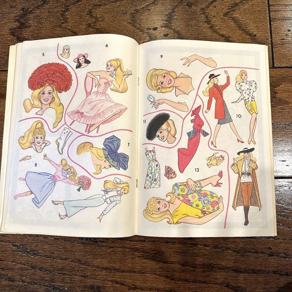 New 80's Vintage Barbie Sticker Fun Fashion Portfolio by Golden Book - Picture 6 of 8